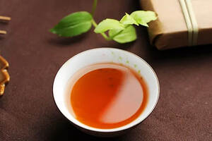 茶性之味润泽品性，茶汤之味品甘苦人生