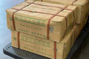 2007年勐海那卡竹筒茶450克
原勐海茶厂拼配大师