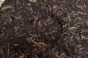 

04年兴海班章乔木生态茶，条索粗壮肥沃，条形