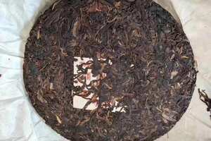 2002年福海茶厂•特级品班章
采用布朗山野生大树茶