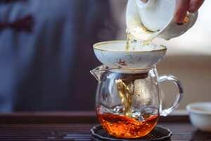 红茶用多少度的水泡好_适合用90-100℃的水冲泡
