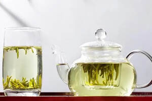 绿茶的汤色以什么颜色最好？其滋味有什么特点？