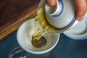 普洱生茶到底该怎么喝（普洱生茶与绿茶到底有什么区别?）