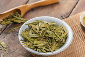 绿茶是什么茶什么种类（什么是绿茶 绿茶有哪些品种）