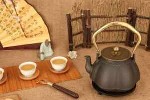 老铁壶烧水，泡茶会更好喝吗？