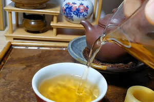 君山茶一般可分为尖茶与什么茶两种