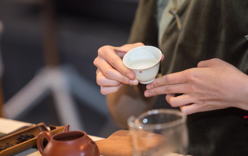 茶难卖！茶叶淡季雪上加霜！茶老板们彻底慌了