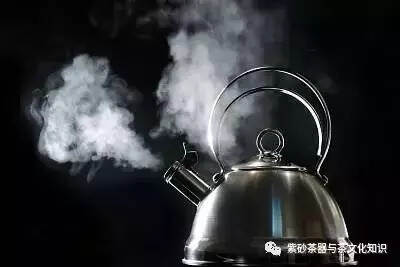 千滚水、隔夜水不能泡茶？