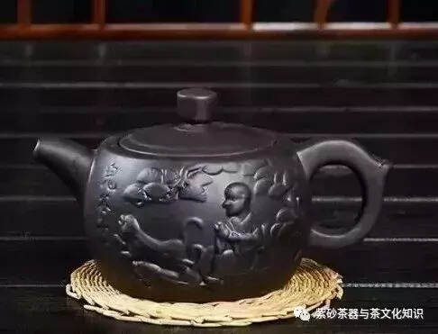 行内人讲的紫砂壶的“水色”是什么？怎么看？