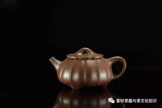 点击标题下的“紫砂茶器与文化知识”一键订阅关注