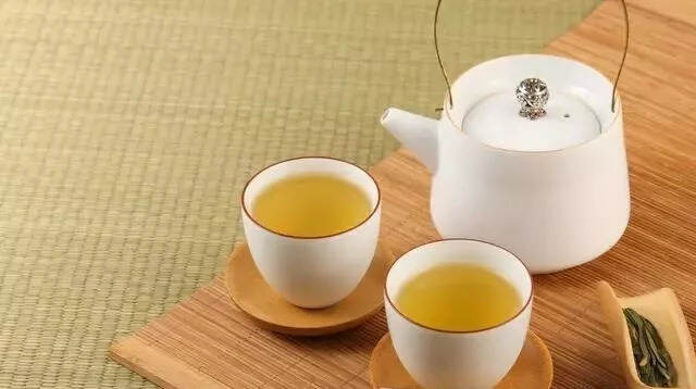 绿茶“最忌讳”先放茶叶再倒水，想要茶味香浓，牢记正确泡茶法