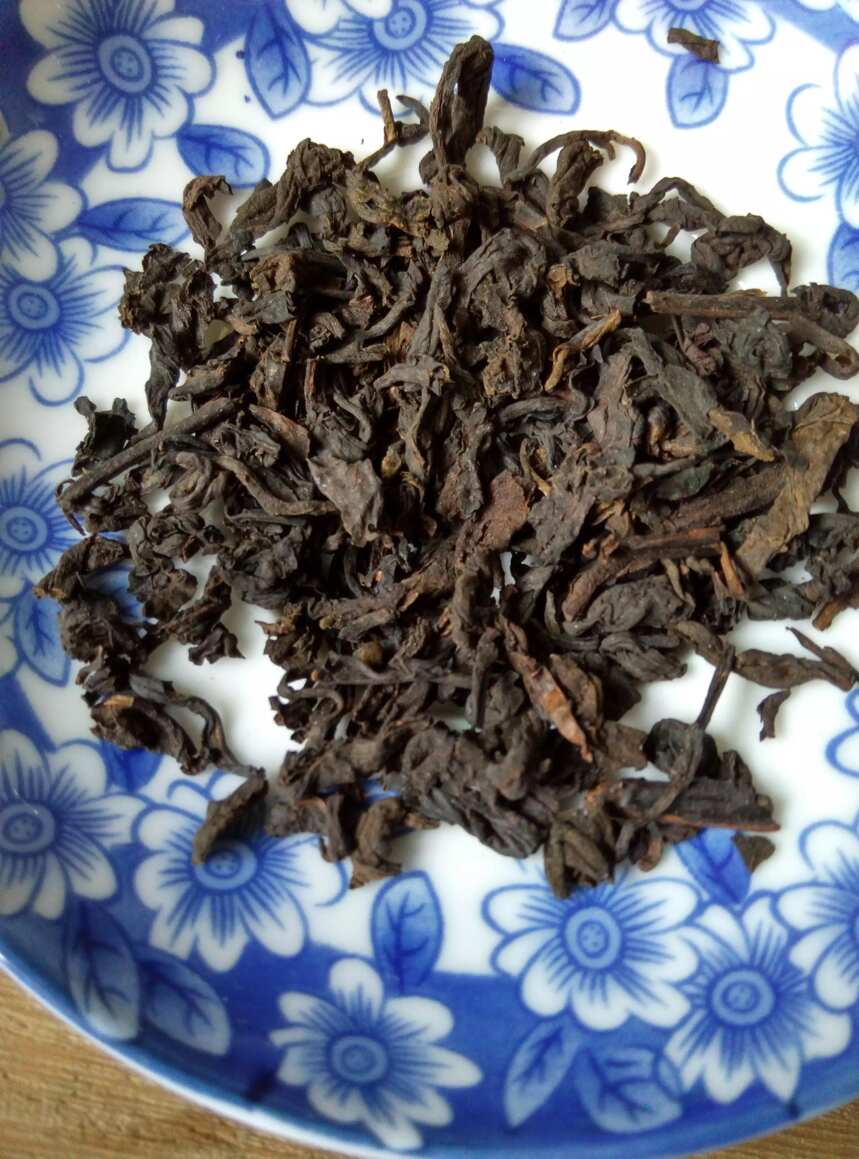 说壶不能不说茶，看看我的口粮茶如何？谈黑茶类网购经验