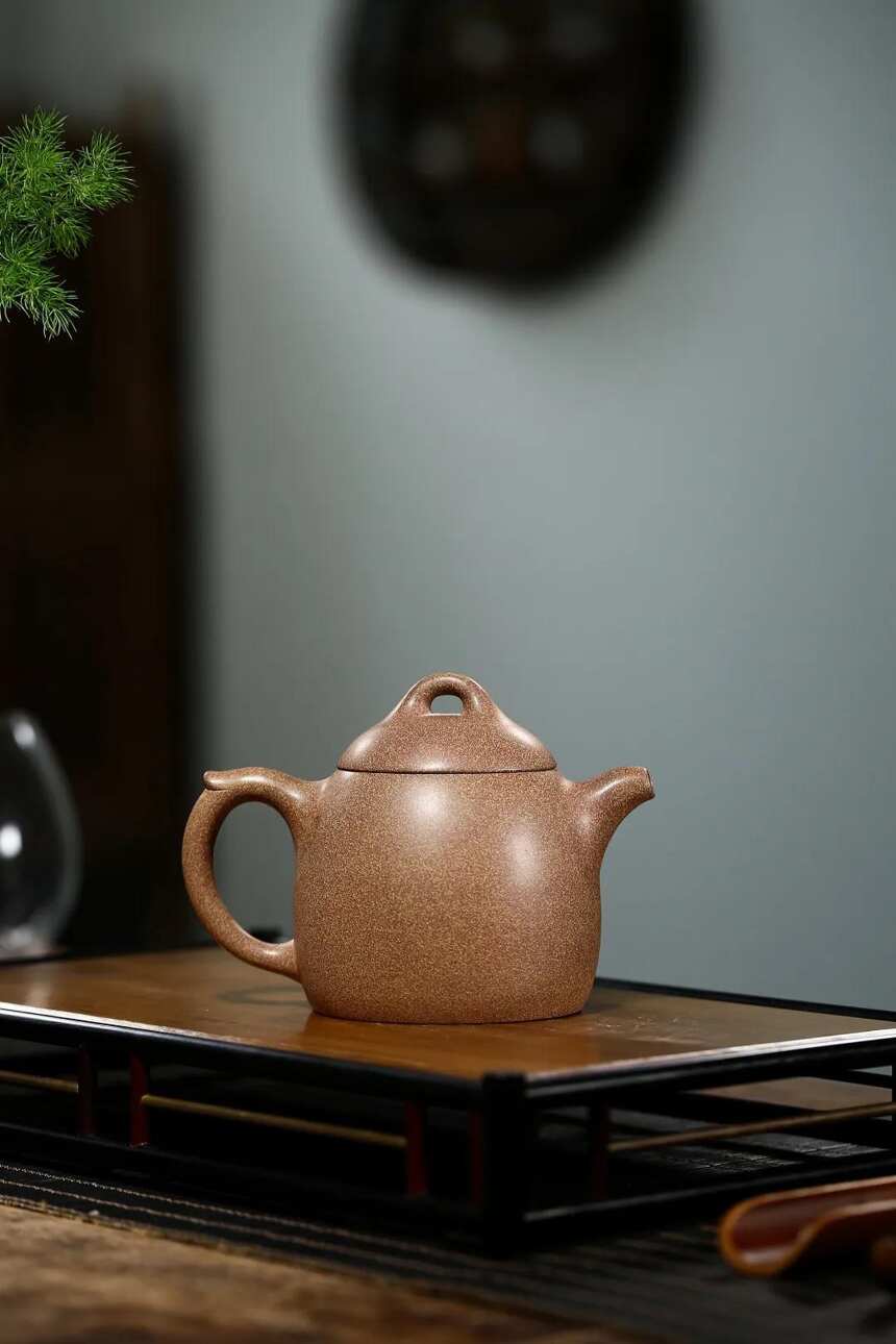 「秦权」范俊华（国助理工艺美术师）宜兴原矿紫砂茶壶