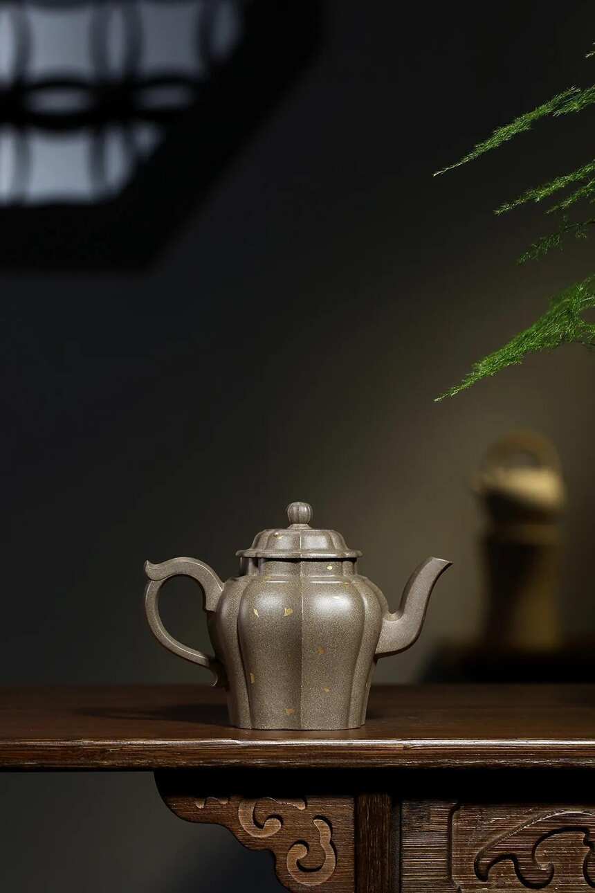 王芳老师作品，高菱韵 共生矿蟹壳青容量：270cc