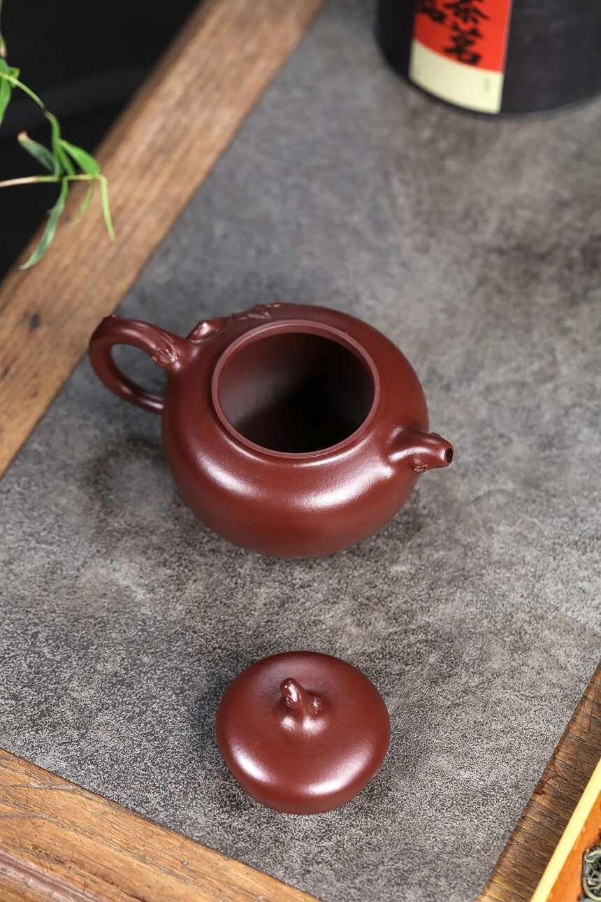 「小茄段」280cc，紫朱泥，潘国新（高国工艺美术师）