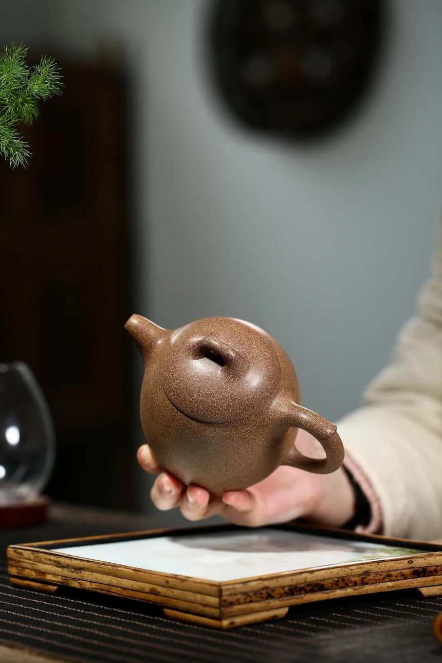 「秦权」范俊华（国助理工艺美术师）宜兴原矿紫砂茶壶