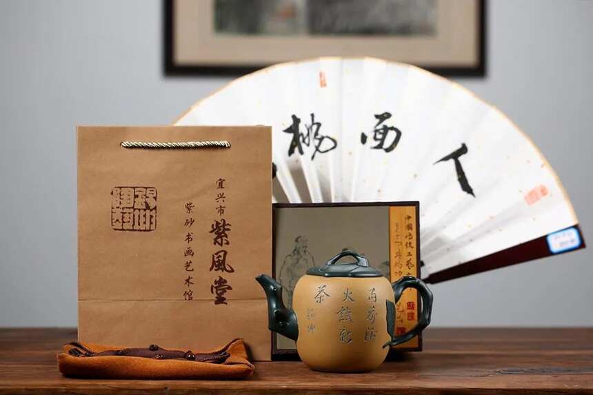 「木瓜」仿生花器台西黄段泥750cc作者：蒋锡坤