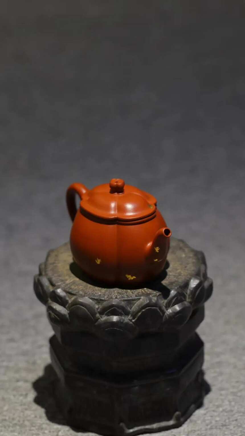 禅墩·唯信 原矿大红袍戗金（冰窖冷藏）容量：220c c范泽锋作品