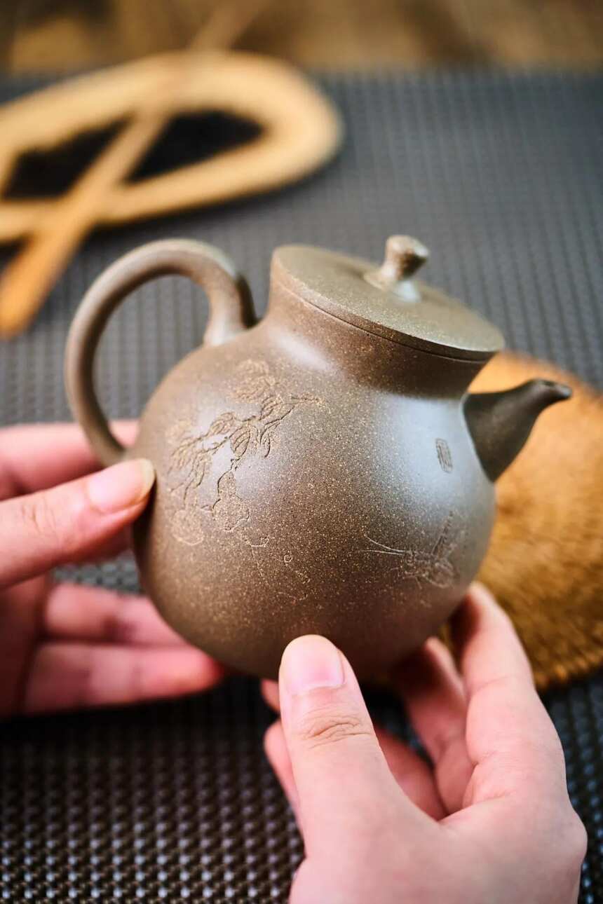 双工合作 「 高执• 漢風 」王正红制 殷彦呈刻绘（老青段泥，300cc）