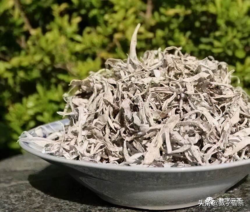 茶与酒的完美结合——纳西族龙虎斗茶