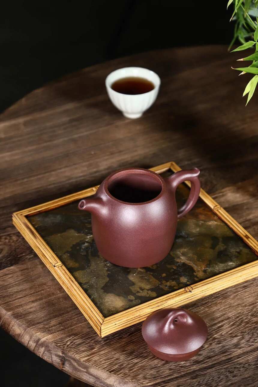 「秦权」范小兰（国助理工艺美术师，范氏传人）宜兴原矿紫砂茶壶