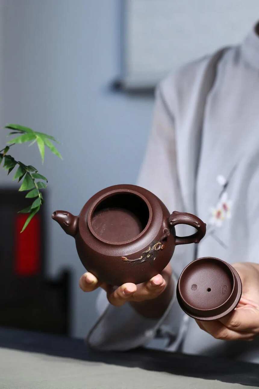 「硕果」宜兴丁洪斌原矿紫砂茶壶