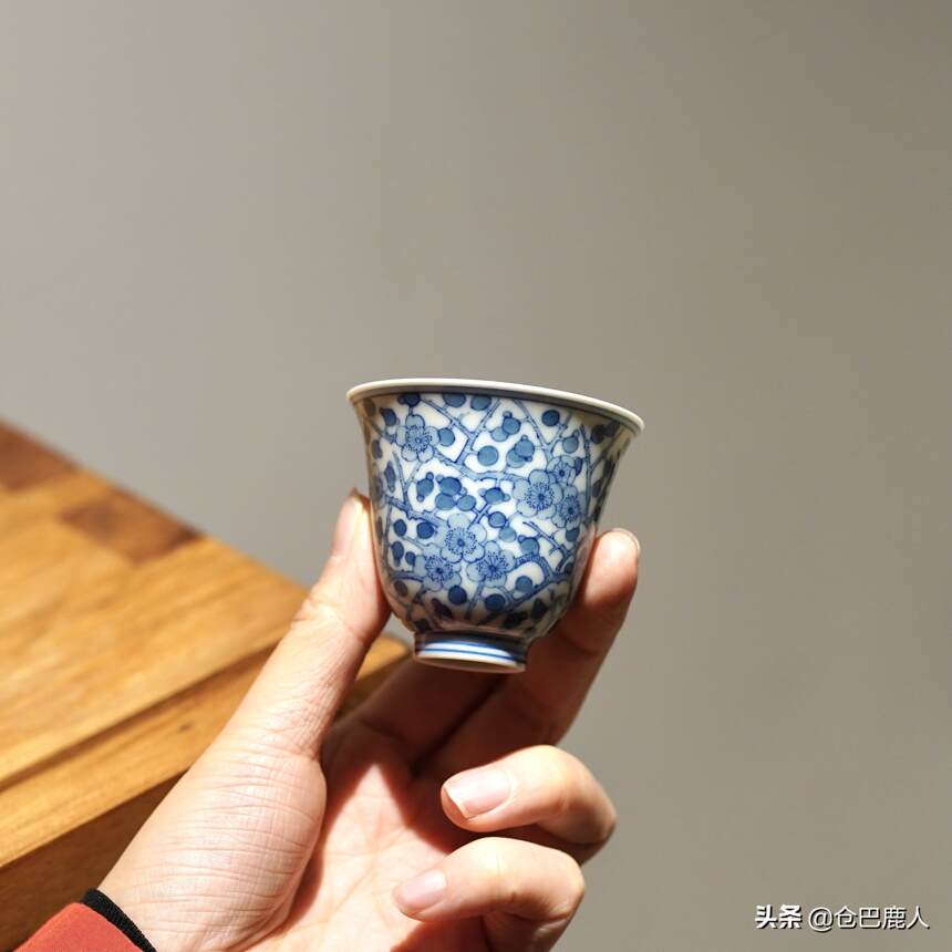 青花寒梅铃铛杯「远山烟雨·青梅伴月」