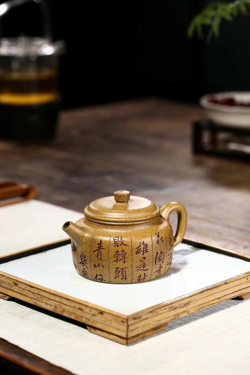 「德钟」范磊（国助理工艺美术师）宜兴原矿紫砂茶壶