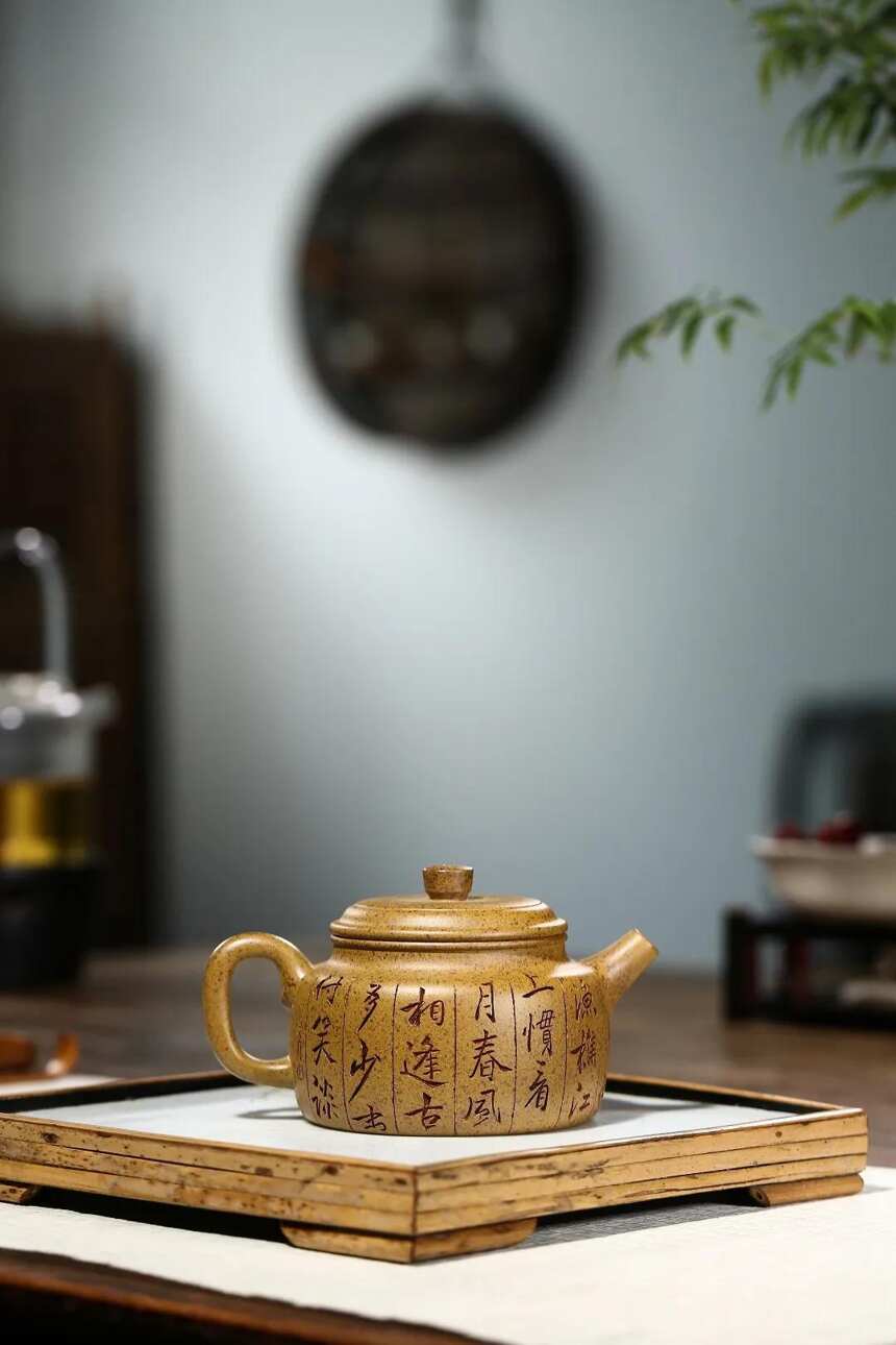 「德钟」范磊（国助理工艺美术师）宜兴原矿紫砂茶壶