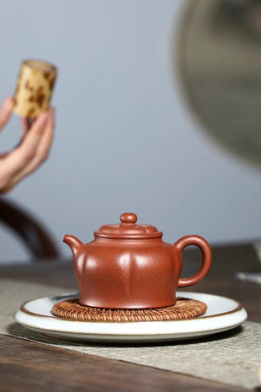 「妙莲」范俊华 （国助理工艺美术师）宜兴原矿紫砂茶壶