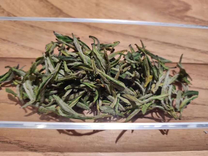 挑一间茶室，泡一杯明前