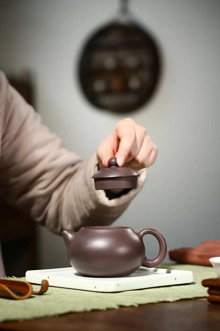 「文旦」宜兴蒋华福手工紫砂茶壶