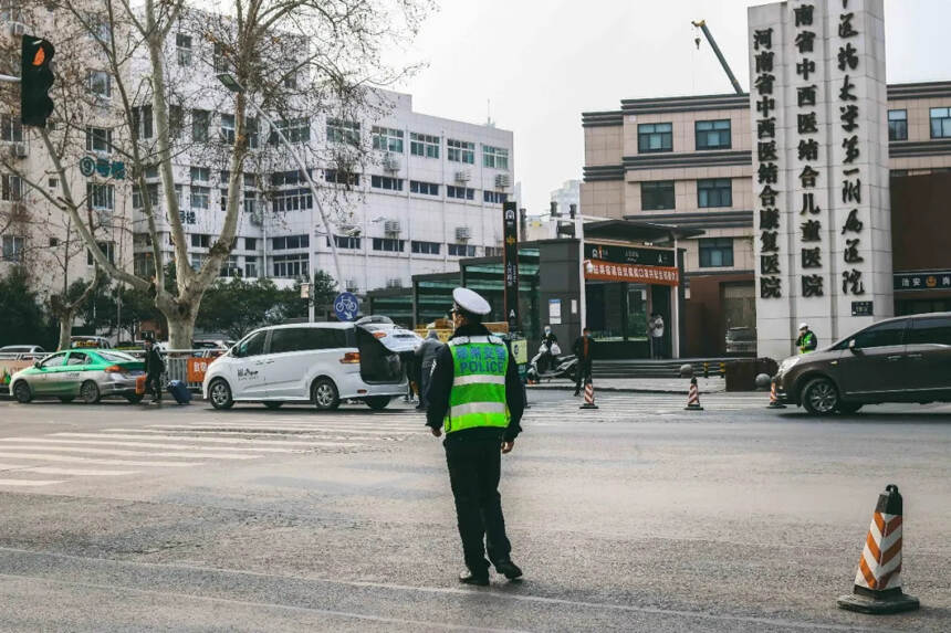 复工后的郑州，正在苏醒