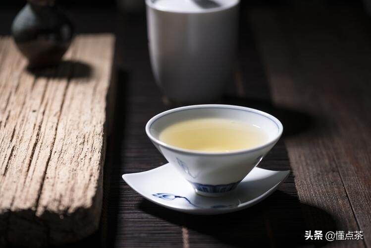 普洱茶的知识普及：介绍生茶和熟茶的醒茶之法