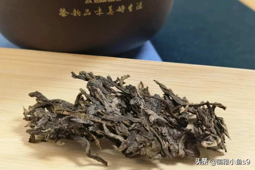 辨别普洱茶里的“香气密码”，成为闻香识茶的高手，记得收藏