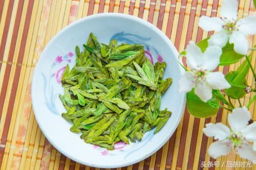 品茶时光｜春茶好还是秋茶好 秋茶和春茶的区别介绍