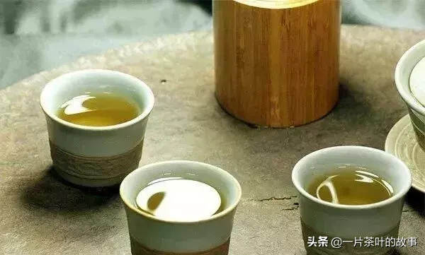 品茶很多时候是一种偷闲，一场相逢一缕笑容