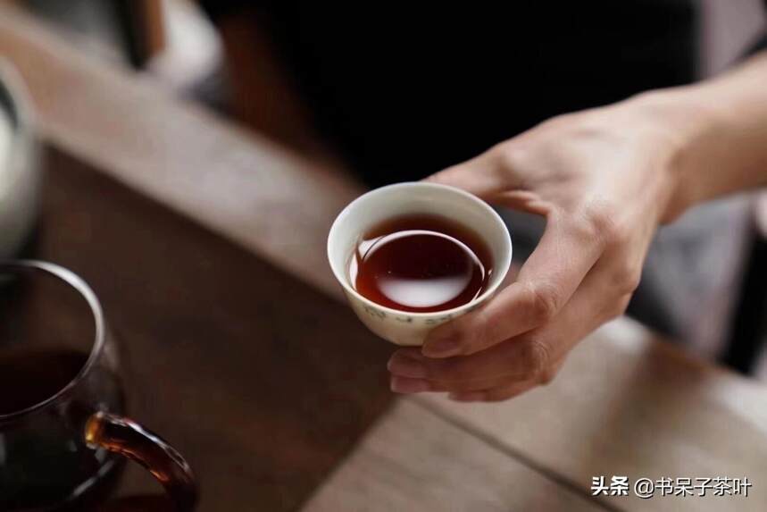 普洱茶的“厚”到底是什么？