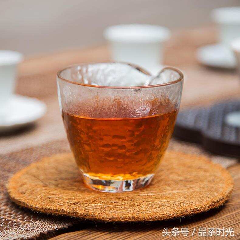 品茶时光｜湿气重？快利用夏天喝茶祛除！