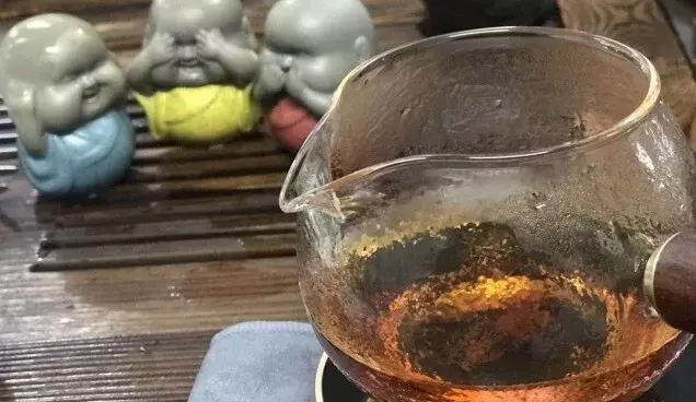 泡茶时的泡沫究竟是什么？是农药残留物？