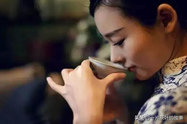 爱茶穿旗袍的女人，韵味必然是不同