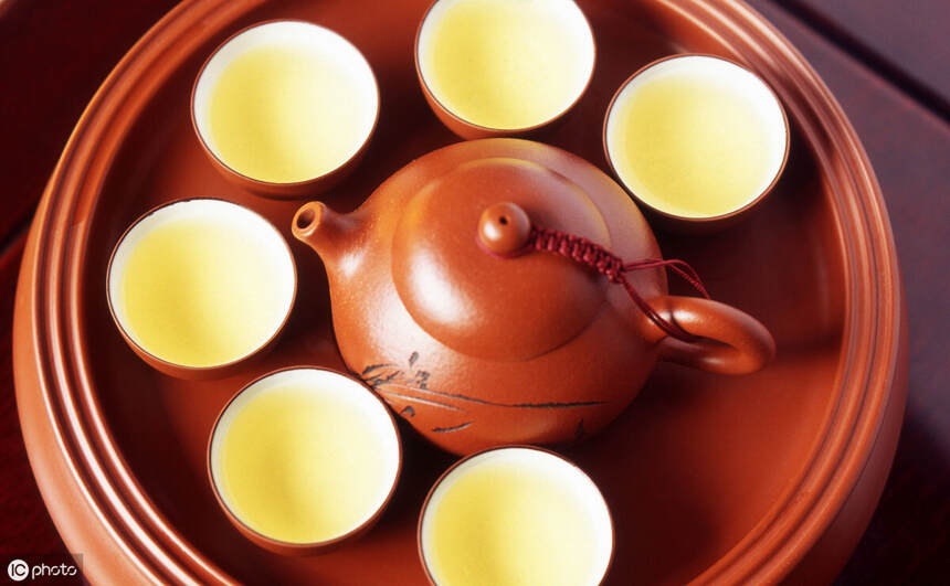 中国人送礼为什么偏爱选茶？网友：茶叶健康，是对长辈最好的问候