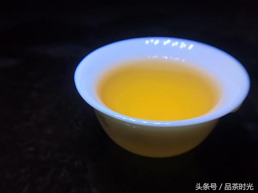 品茶时光｜单丛 _ 小茶一杯，回甘无穷！