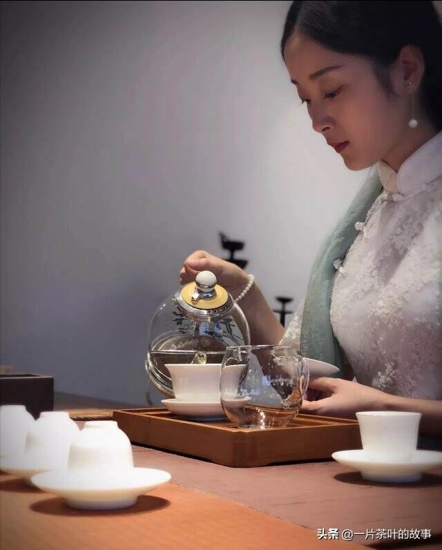 茶须静品，茶语人生