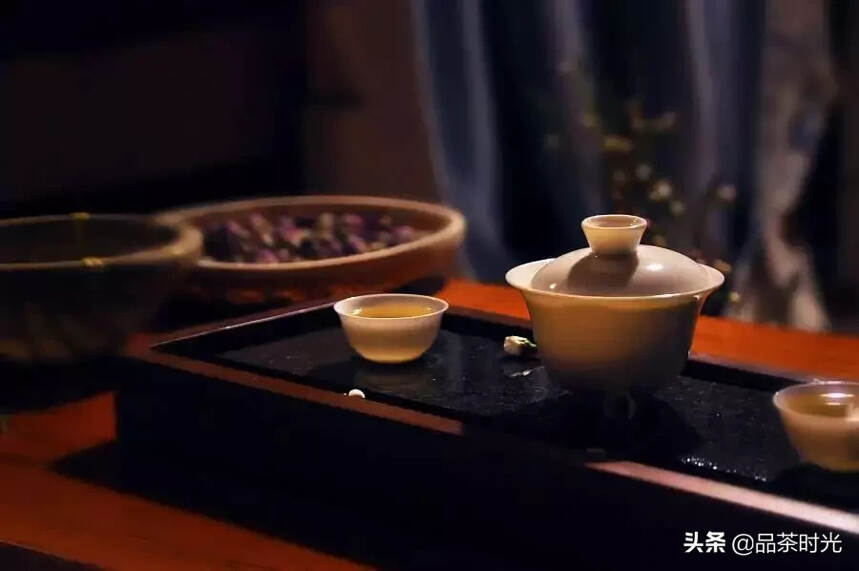 品一盏茶茗，就一段光阴