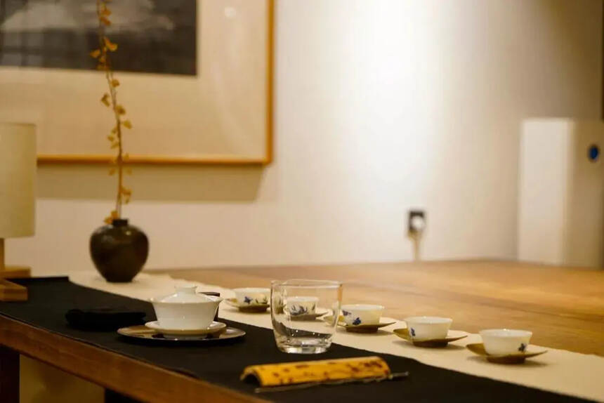 以茶为席，相邀品茗寻春