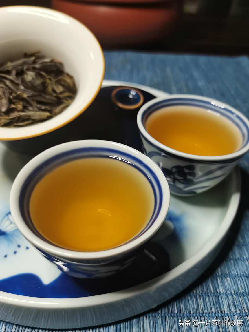 品鉴：中熟火炭焙的春茶/鸭屎香/凤凰单丛，口感醇厚饱满