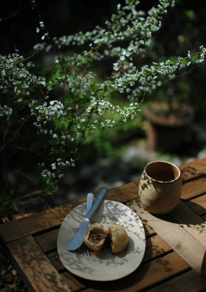 茶言观色 | 闲饮茶食，方是人生快乐事