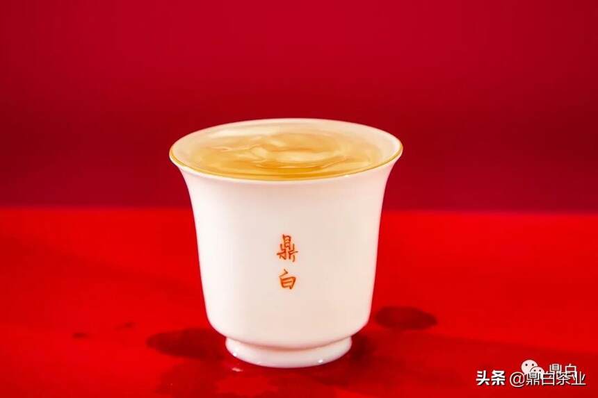 “中茶杯”又获“茶王”荣誉，鼎白如何成为行业“质”造标杆？