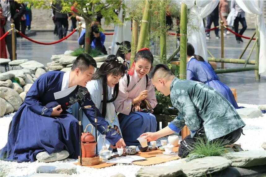 四月茶境 风物闲美——2019年“宽窄茶会”启幕！